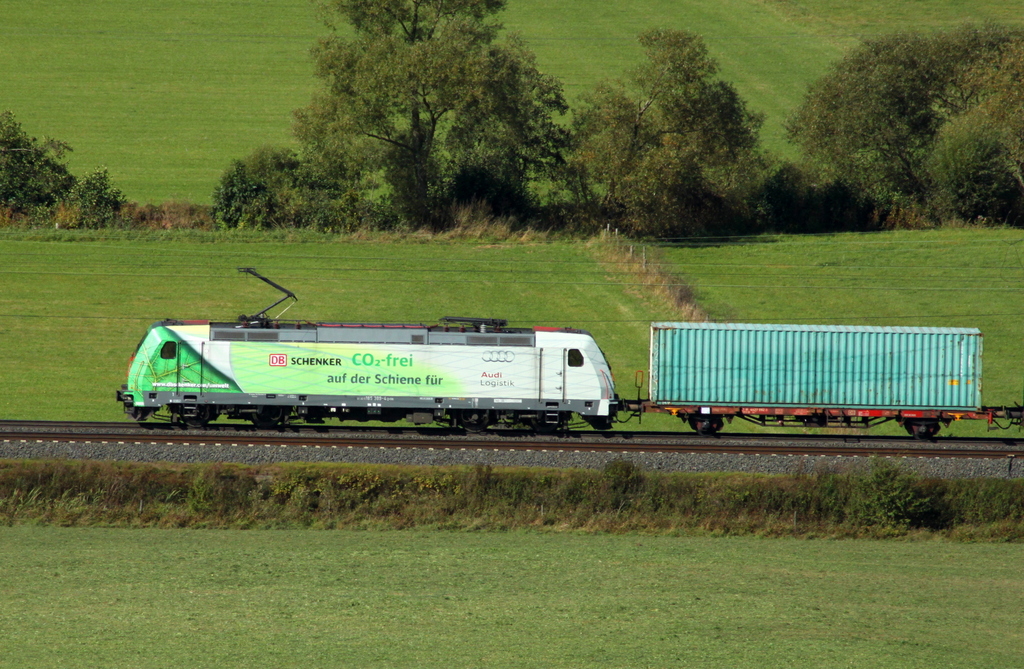185 389  CO2 frei  mit Containerzug am 30.09.12 bei Haunetal Neukirchen 