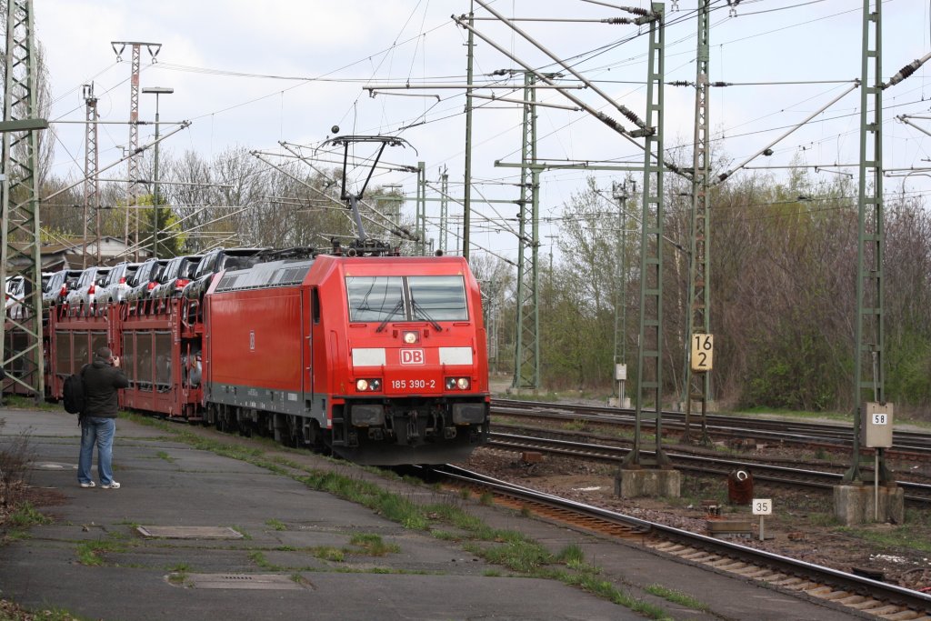 185 390-2, am 13.04.2011 in Lehrte.
