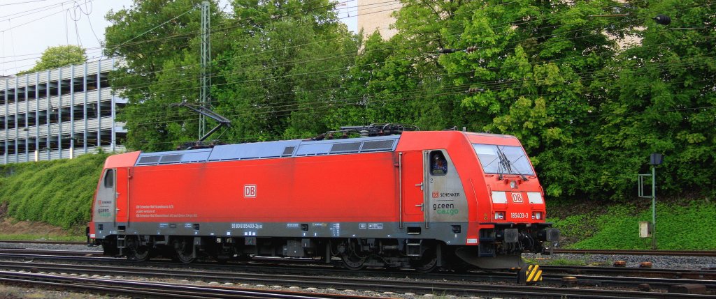 185 403-3 von Green-Cargo DB Schenker Rail rangiert in Aachen-West bei Regenwolken am Abend des 24.5.2013. 