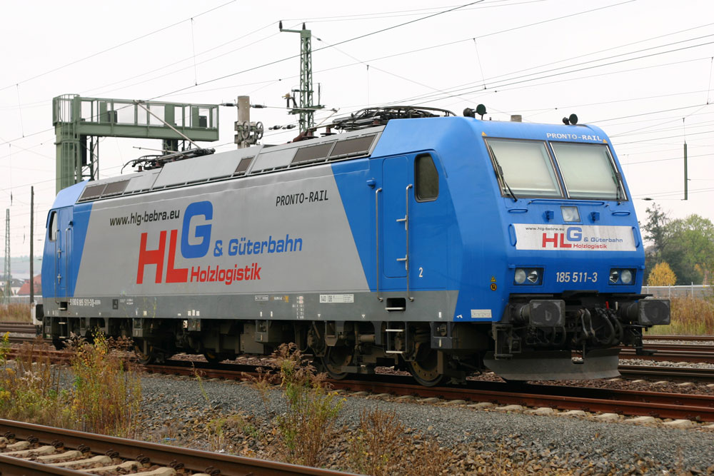 185 511 steht auf dem Abstellgleis in Heidenau. 27.10.2011