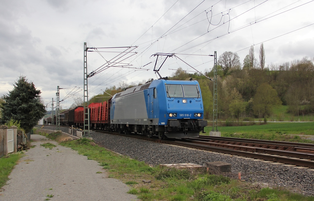 185 516-2 mit gemischtem Gterzug in Fahrtrichtung Nord. Aufgenommen am 26.04.2012 an der Nordeinfahrt nach Eschwege Stadt.