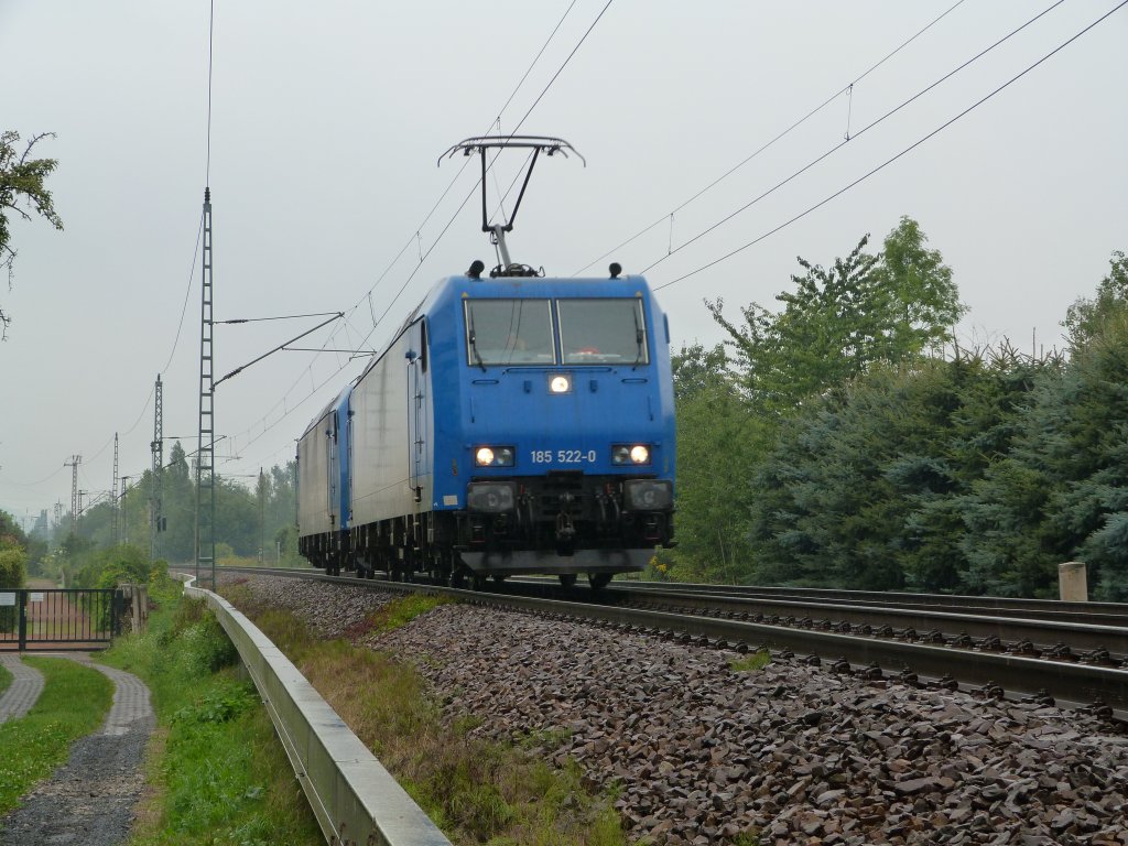 185 522 im Doppelpack mit 185*** kommt bei str�menden Regen durch Dresden Stetzsch.
5.9.12
