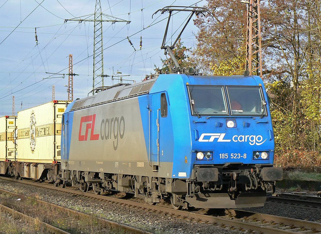 185 523-8 der CFL Cargo in Ratingen Lintorf am 13.11.09 
