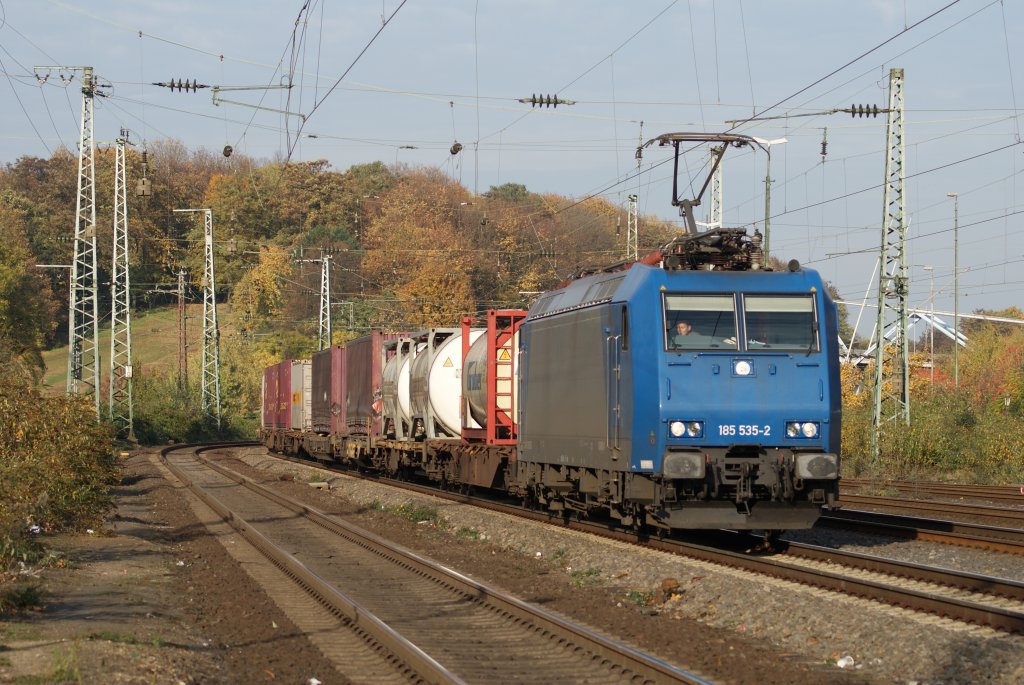 185 5235-2 mit Containerzug in Kln West am 31.10.2009