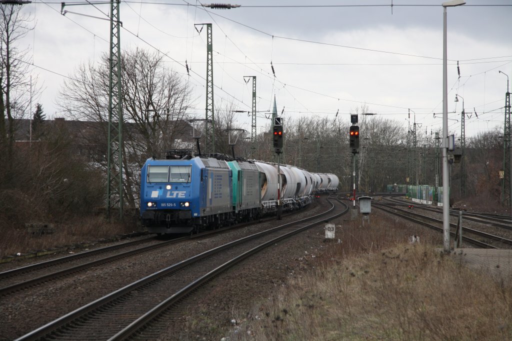 185 529 und 185 577 im Einsatz f�r LTE mit einem Getreidezug aus Venlo kommend in KV. 13.03.10