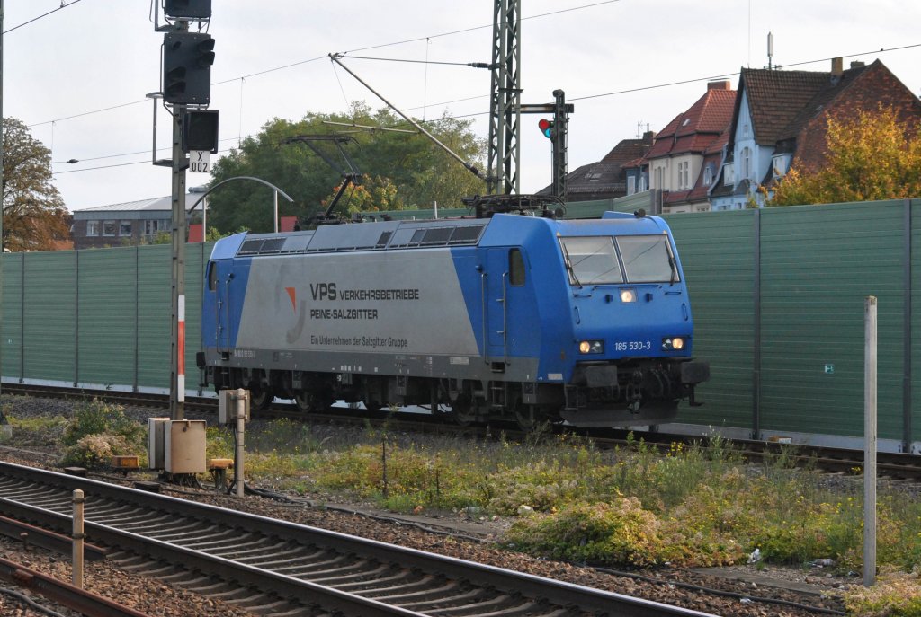 185 530-3, am f�hrt am 30.09.10 in Lehrte auf Gleis 3 ein.