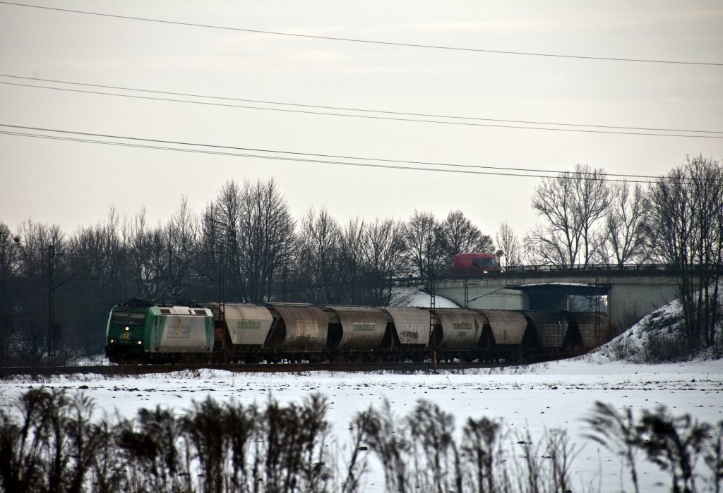 185 532 am 21.12.10 kurz nach Plattling.