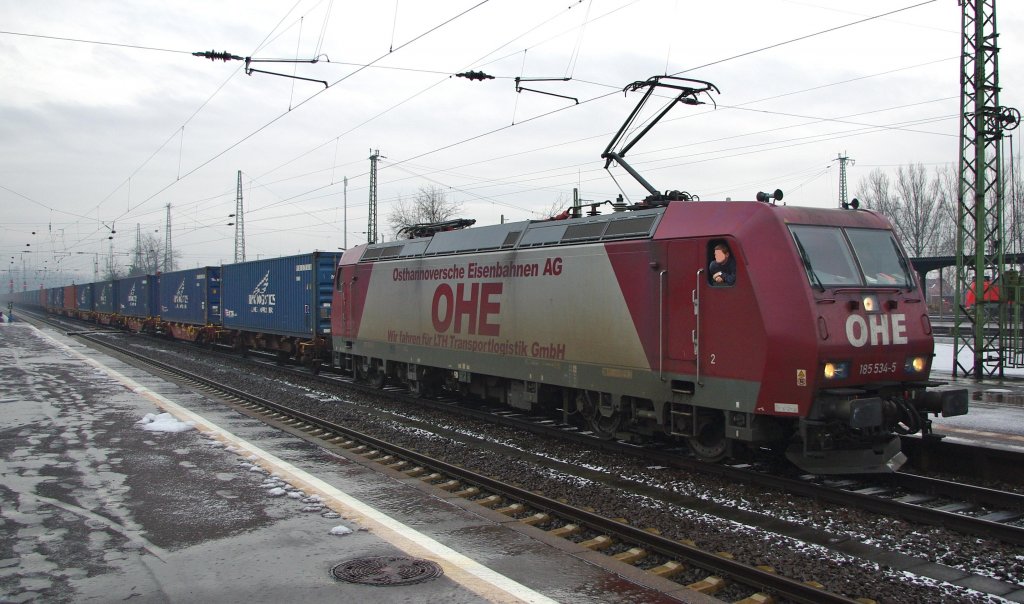 185 534-5 der OHE in Fahrtrichtung Sden durch Bebra. Aufgenommen am 30.12.2009.