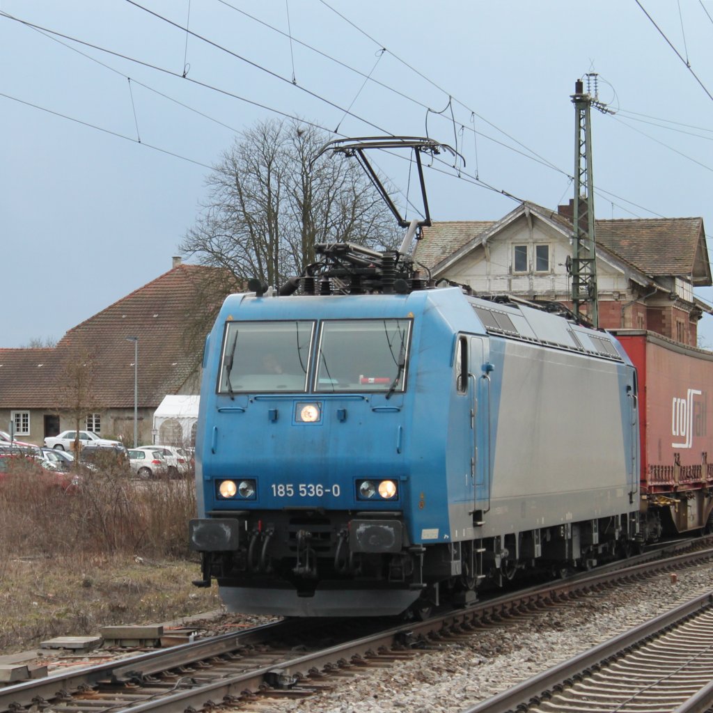 185 536-0 von Crossrail am 10.03.2013 mit einem KLV in Orschweier.