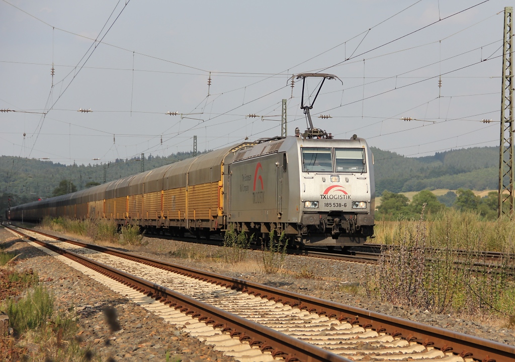 185 538-6 mit geschlossenen ARS Autotransportwagen in Fahrtrichtung S�den. Aufgenommen am 25.07.2012 in Mecklar.