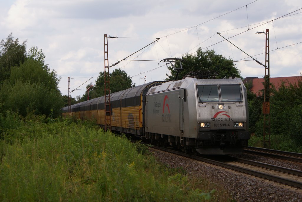 185 539-4 mit einem Autozug in Hannover Limmer am 30.07.2010