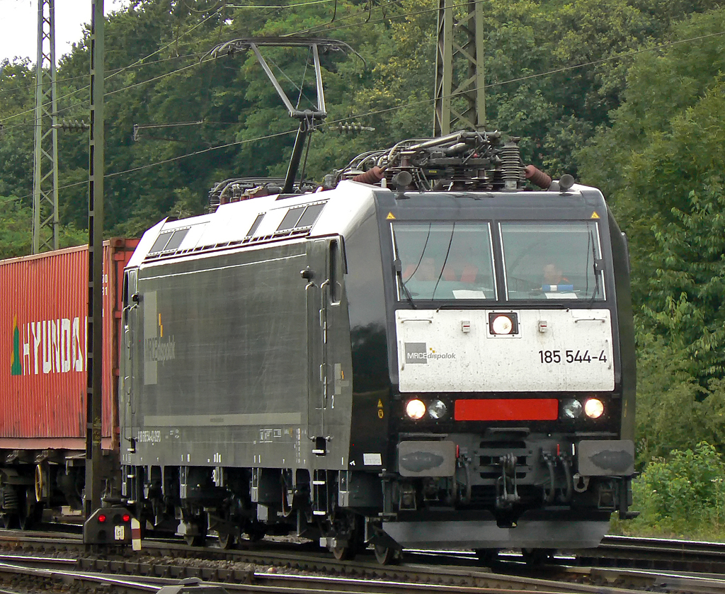 185 544-4 in MRCE Farben in Gremberg am 06.07.2010