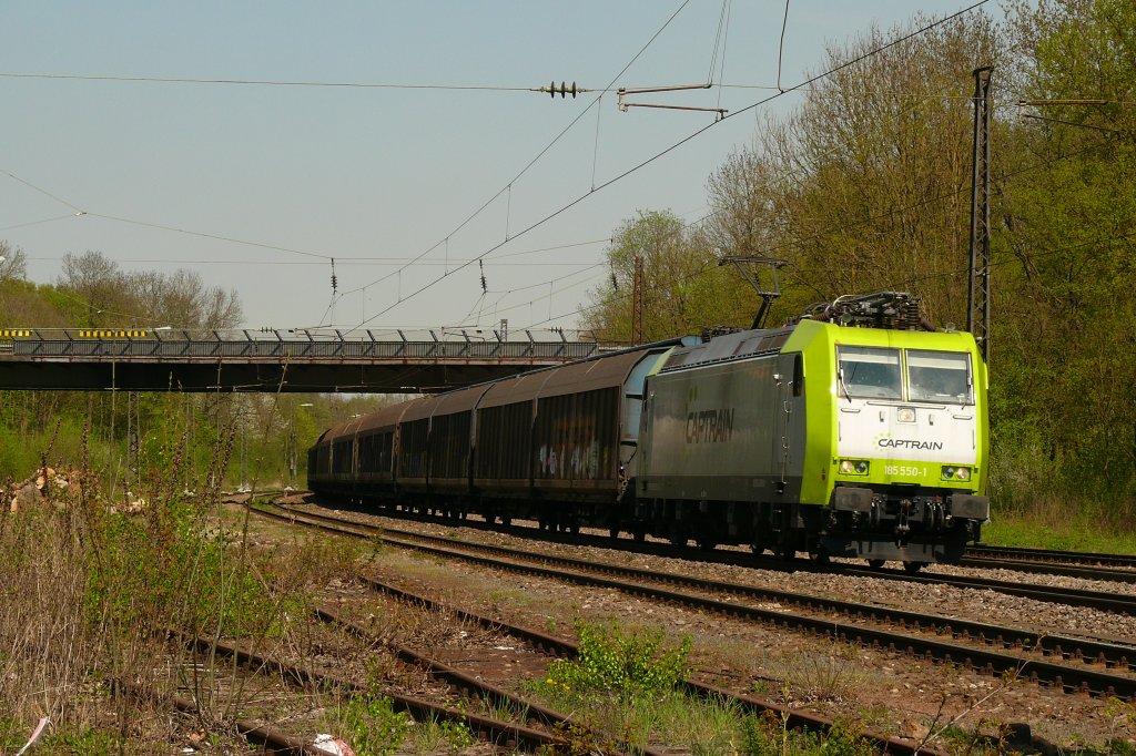 185 550  Captrain  mit einem Gterzug in Riegel-Malterdingen. 24.4.13