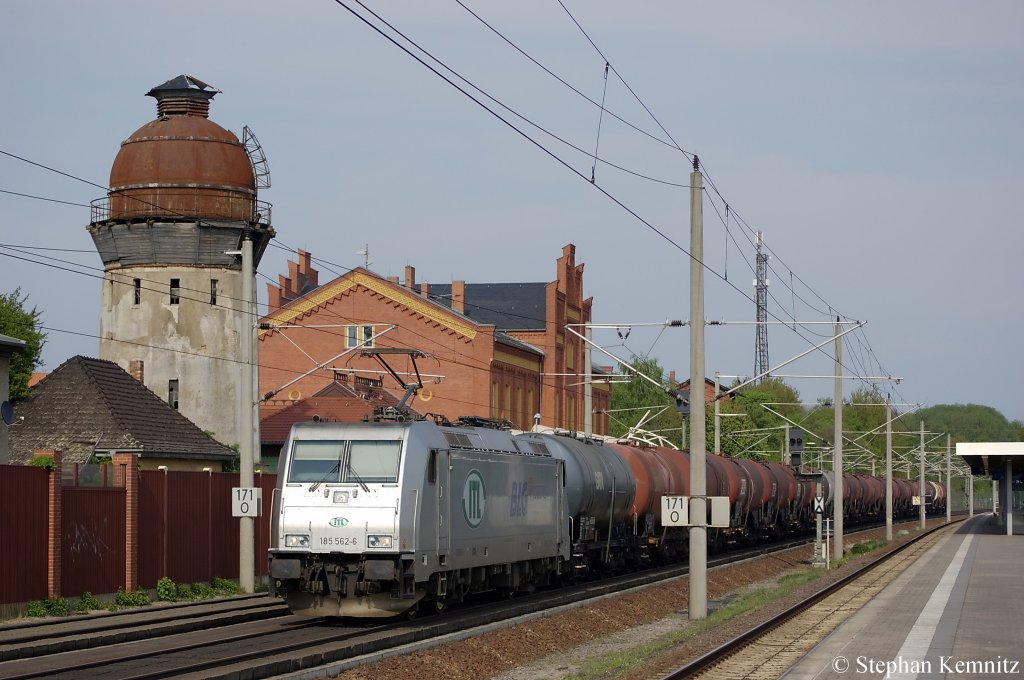 185 562-6 BLG/ITL mit Kesselzug in Rathenow in Richtung Stendal unterwegs. 27.04.2011