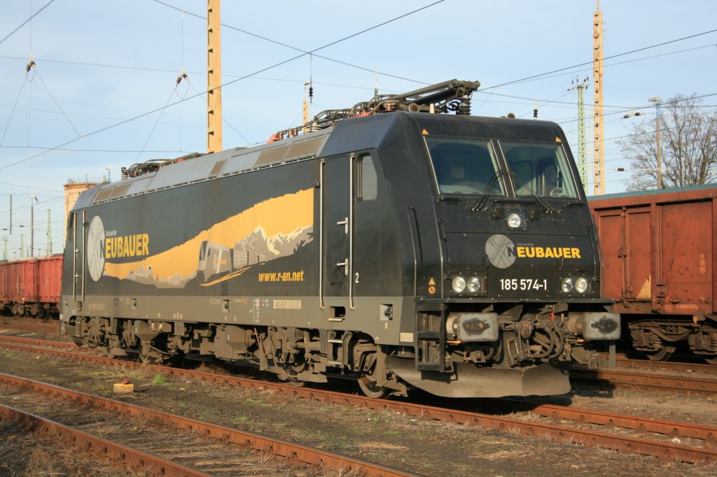 185 574-1 am 29.11.09 im Bahnhof Guben