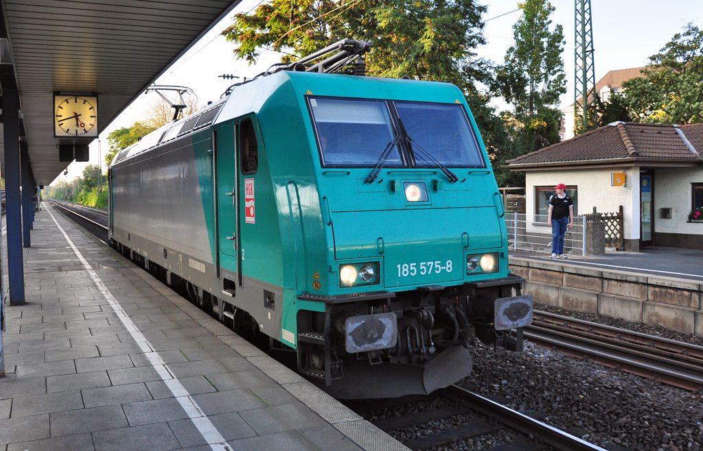 185 575-6 der HGK durchf�hrt solo den Hbf Bonn - 08.10.2010