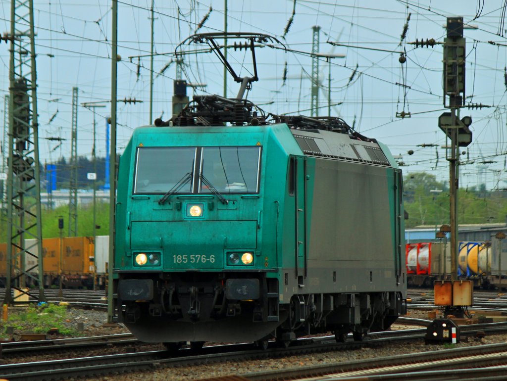 185 576-6 von Crossrail rangiert am 28.04.2012 in Aachen West.