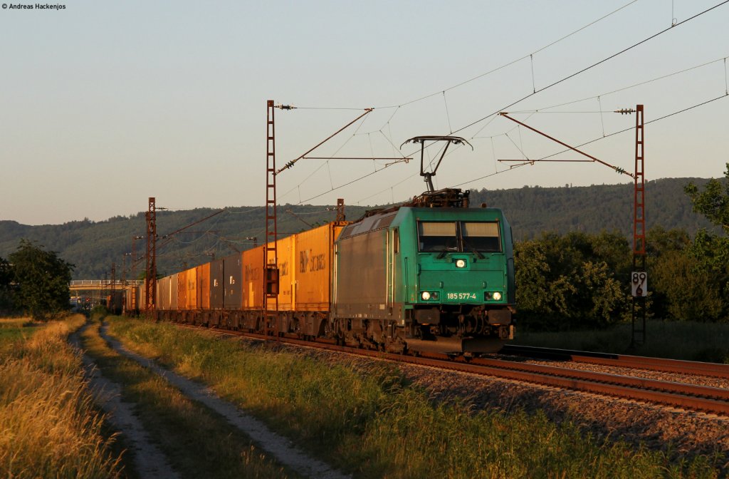 185 577-4 mit einem Containerzug bei Malsch 25.5.11