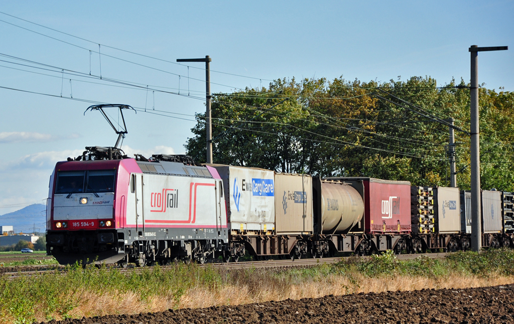 185 594-9 CrossRail mit gem. G�terzug zwischen Bonn und Br�hl - 21.10.2010