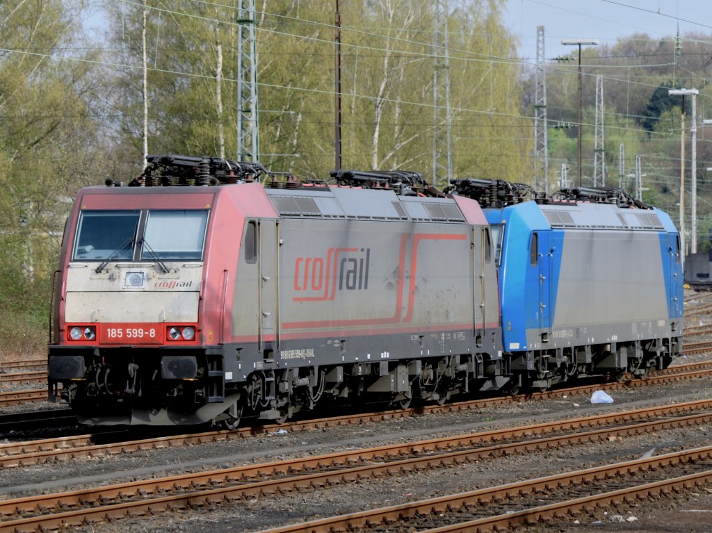 185 599-8 und 185 257-9 von Crossrail stehen am 03.04.2011 in Herzogenrath. 
