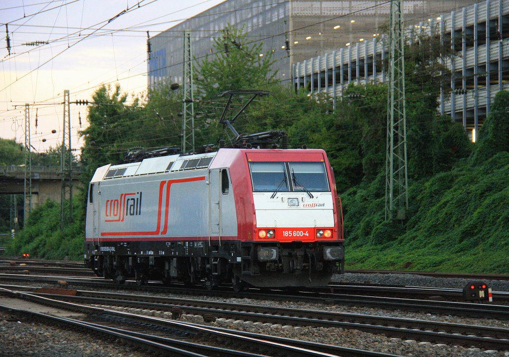 185 600-4 von Crossrail rangiert in Aachen-West in der Abendstimmung am 27.8.2012.