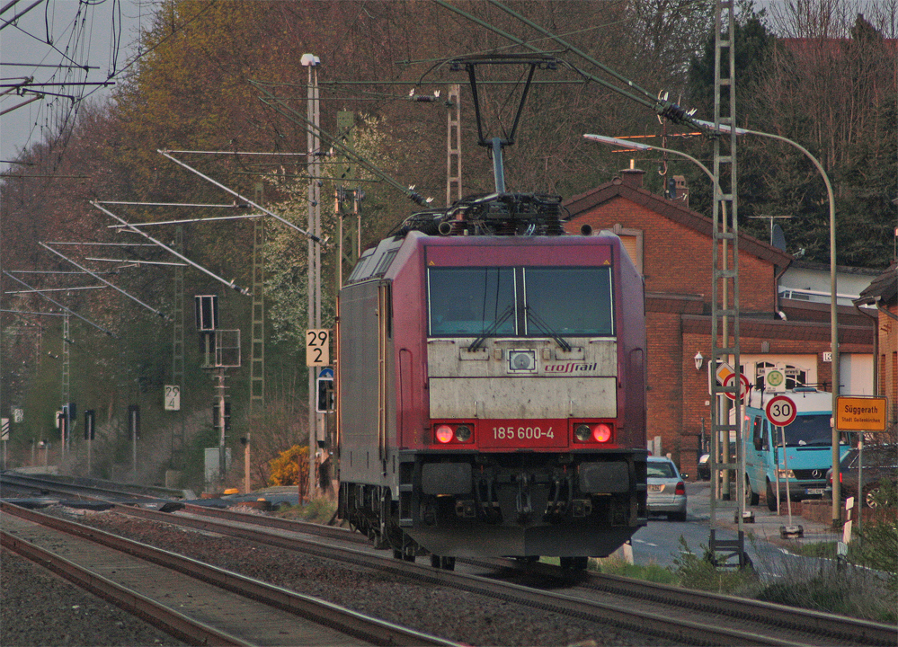 185 600 als Tfzf vmtl. nach Krefeld zwischen Geilenkirchen und Lindern am Km 29.0 14.4.10