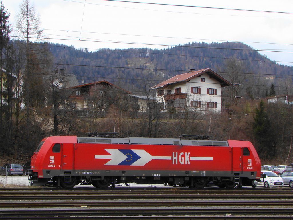 185 605-3 HGK Traxx in Bahnhof Kufstein. 22.03.2010