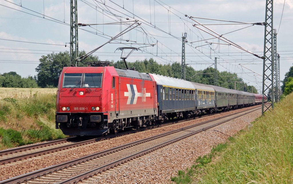 185 606 der HGK fuhr am 05.06.11 mit dem Kirchentagssonderzug nach Aachen durch Wurzen Richtung Leipzig.