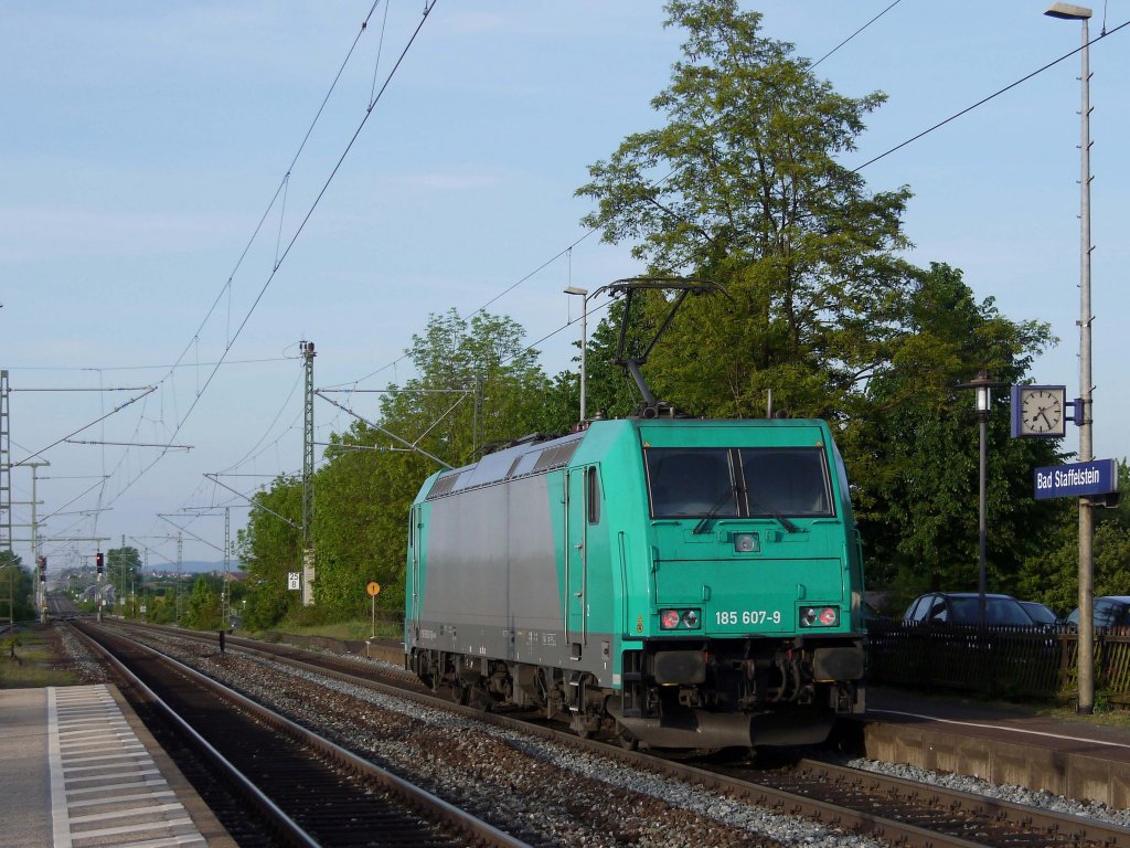 185 607 in grn ohne Logo fhrt fr welches Unternehmen solo durch Bad Staffelstein in Richtung Lichtenfels ? ; 14.05.2012
