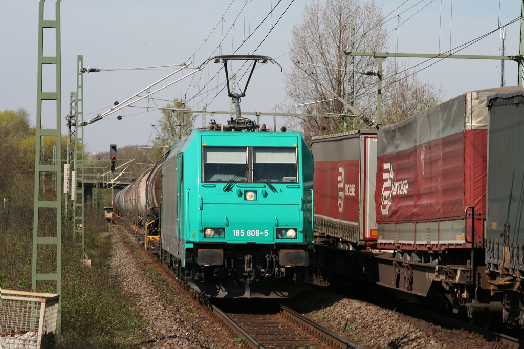 185 609 mit Kesselwagen in Bonn Obrekassel am 02.04.2011