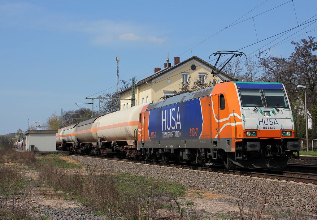 185 613-7 der HUSA Transportation in Bonn Oberkassel am 20.04.2013