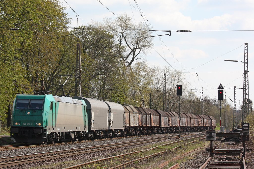 185 615 (i.E.fr TXL)  am 8.4.12 bei der Durchfahrt durch Ratingen-Lintorf.