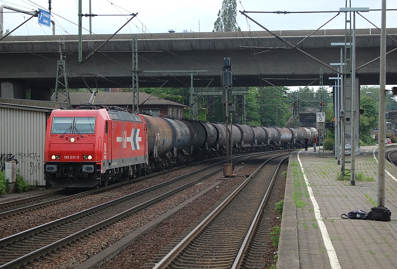 185 631-9 (HGK) mit Kesselwagenzug am 12.06.2010 durch HH-Harburg