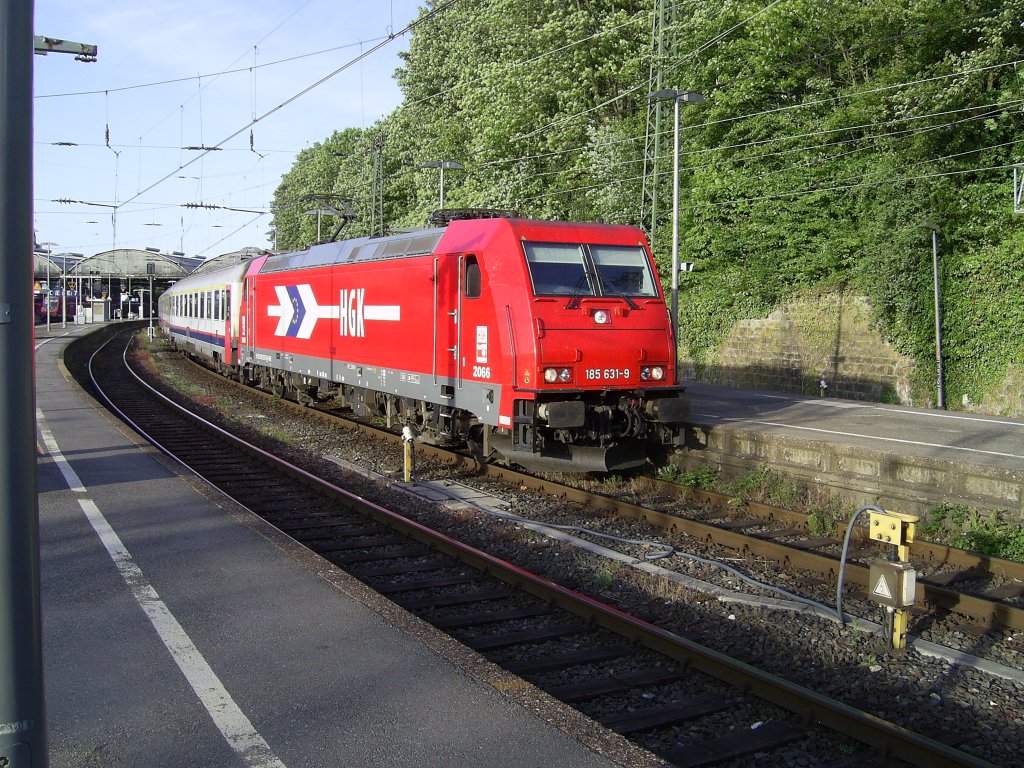 185 631-9 (HGK) ist soeben mit dem Pokalzug in Aachen angekommen (So,22.05.11)