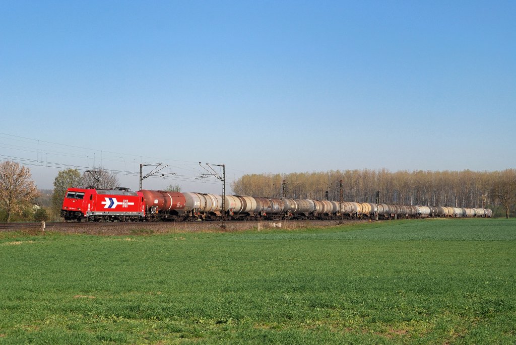 185 631 (HGK) mit Kesselzug vor Retzbach-Zellingen (07.04.2011)