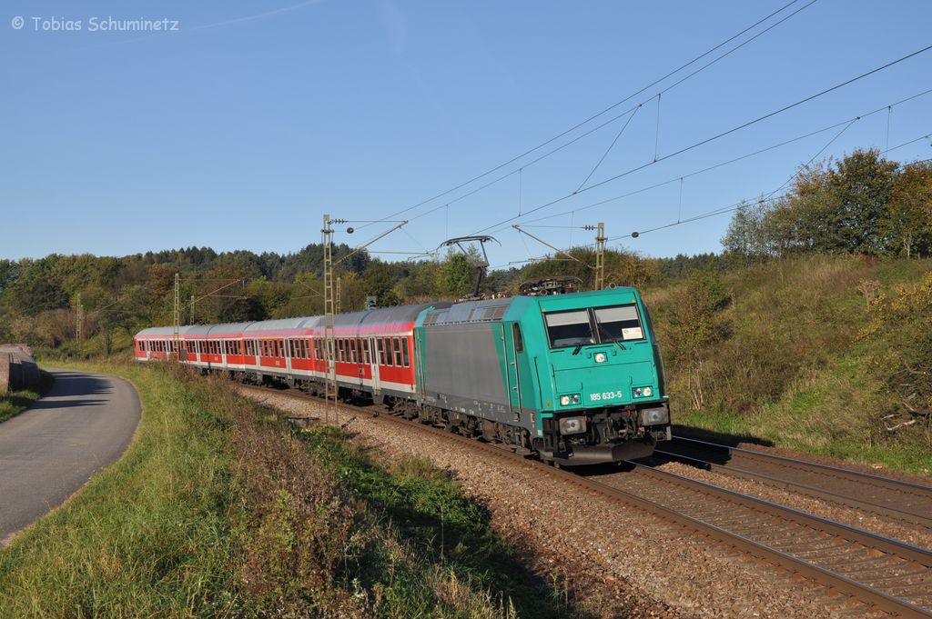 185 633 am 15.10.2011 mit einer S3 von Nrnberg nach Neumarkt bei Plling