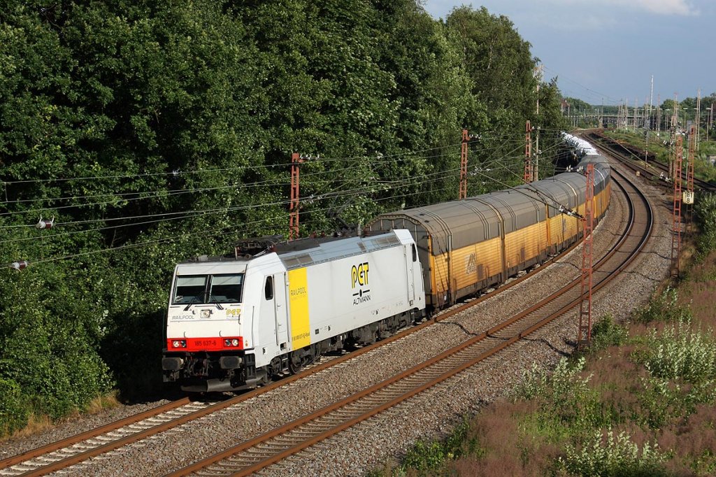 185 637 5 aus Richtung Bremen. Aufgenommen am 14.7.2012 in der Nhe von Wulsdorf.