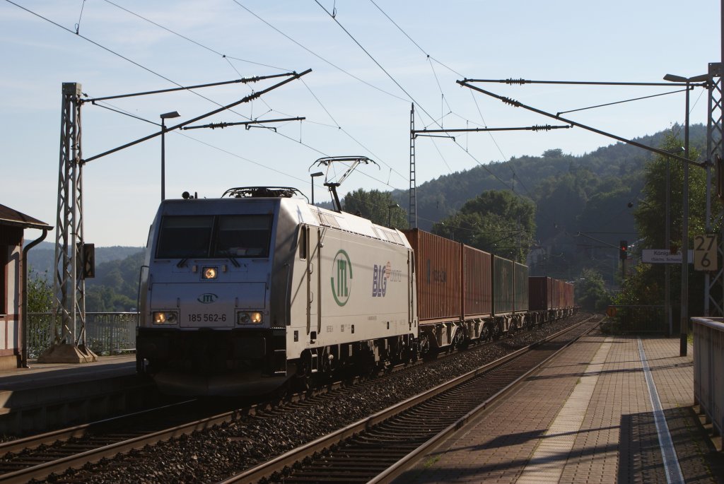 185 652-6 mit einem Containerzug in Knigsstein am 20.08.2010