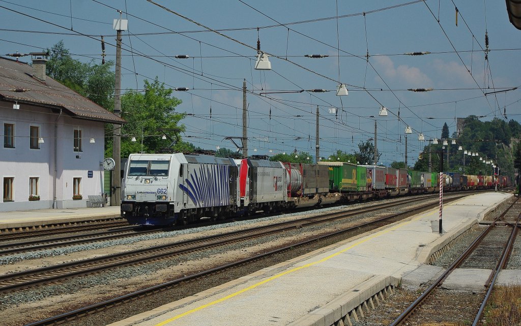 185 662 und 185 664 bespannten am 16.07.2010 einen Gz in Richtung Sden. Aufgenommen in Brixlegg.
