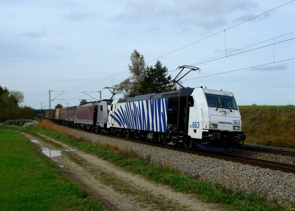185 663 + 186 28x mit einem KLV am 13.10.2012 bei Ostermnchen.