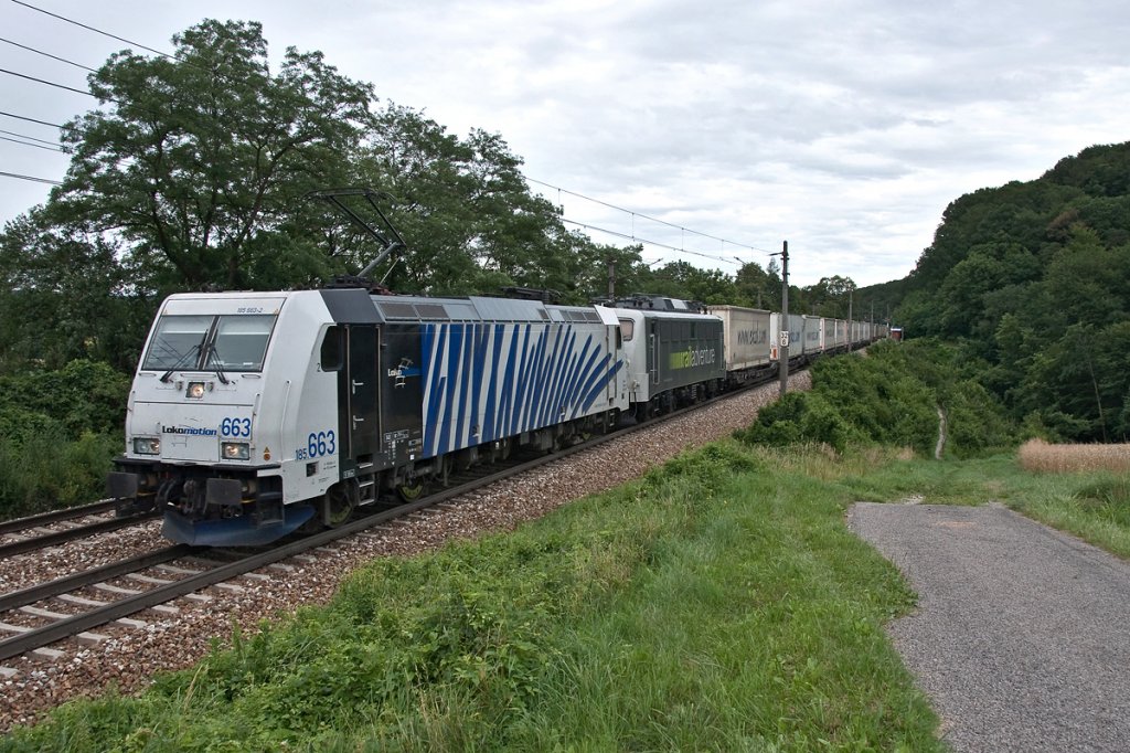 185 663 und 139 558 mit STEC 41188, am 15.07.2012 kurz nach Unter Oberndorf in Richtung Westen. 