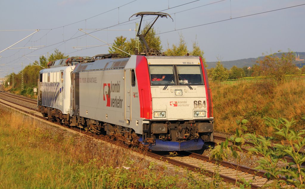 185 664-0 Kombi Verkehr + 139 135-8 Lokomotion in Staffelstein am 04.10.2011.
