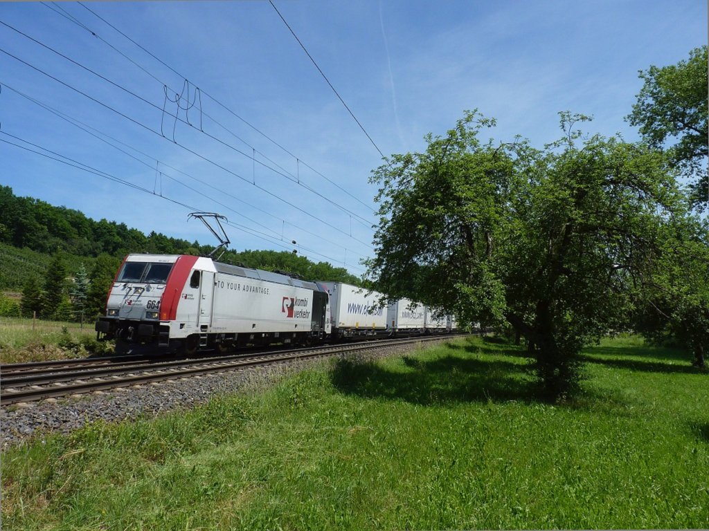 185 664 am 29.5.11 mit dem Ekol nach Worms bei Ebersbach/Fils.