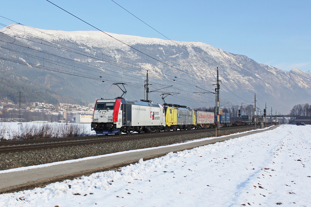 185 665 + 189 903 mit KLV Zug am 29.01.2011 bei Schwaz. Gru an den Tf!