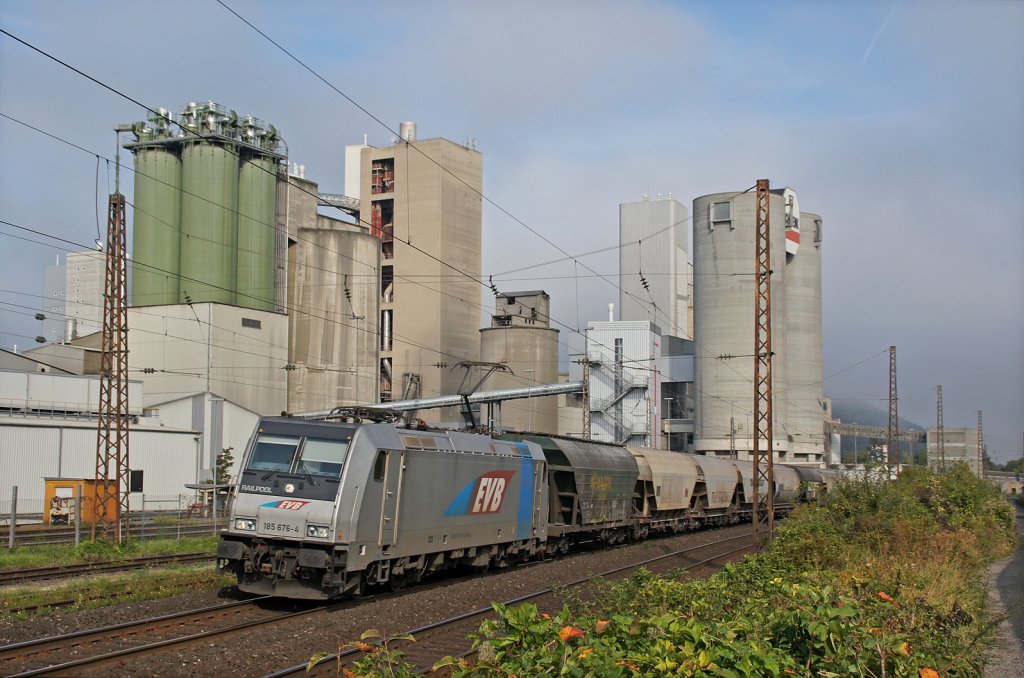 185 676-4 (LTE) mit leerem Getreidezug Richtung Passau in Karlstadt(Main). 16.09.12
