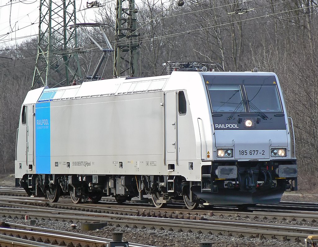 185 677-2 der RAILPOOL als Lz rtg Sden am Gbf. Kln Gremberg vorbei ; am 17.03.2010