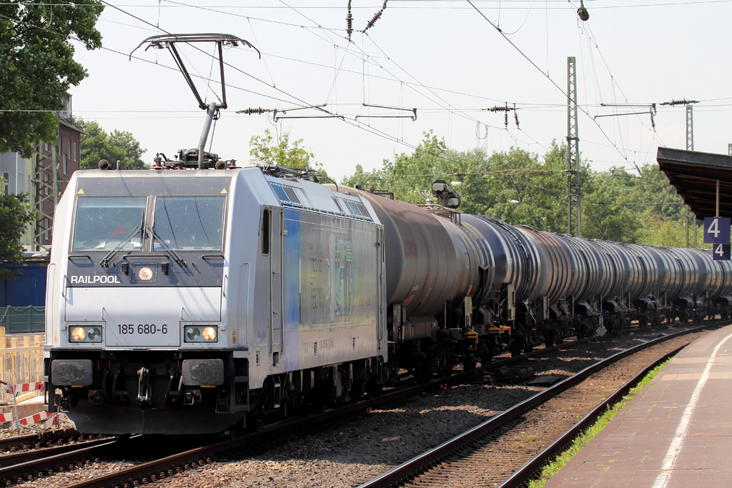 185 680-6 in Rheinhausen 8.7.2013 