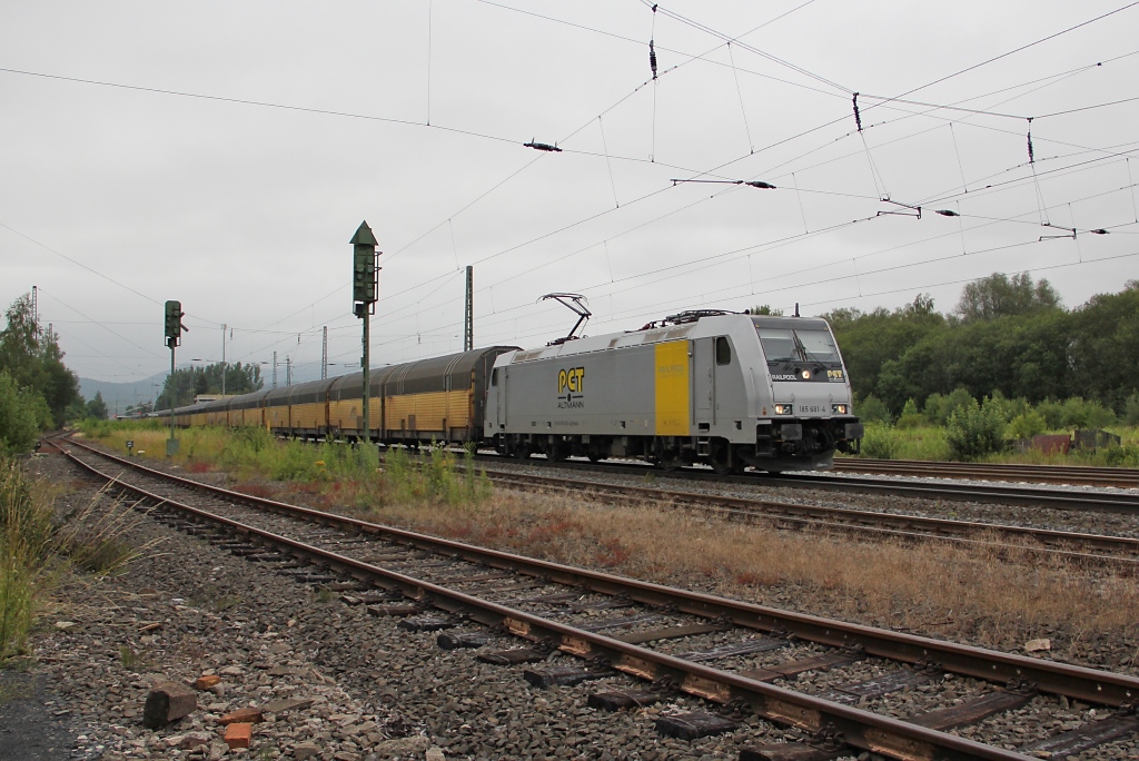 185 681-4 mit geschlossenen ARS Autotransportwagen in Fahrtrichtung Sden. Aufgenommen am 03.07.2011 in Eschwege West.
