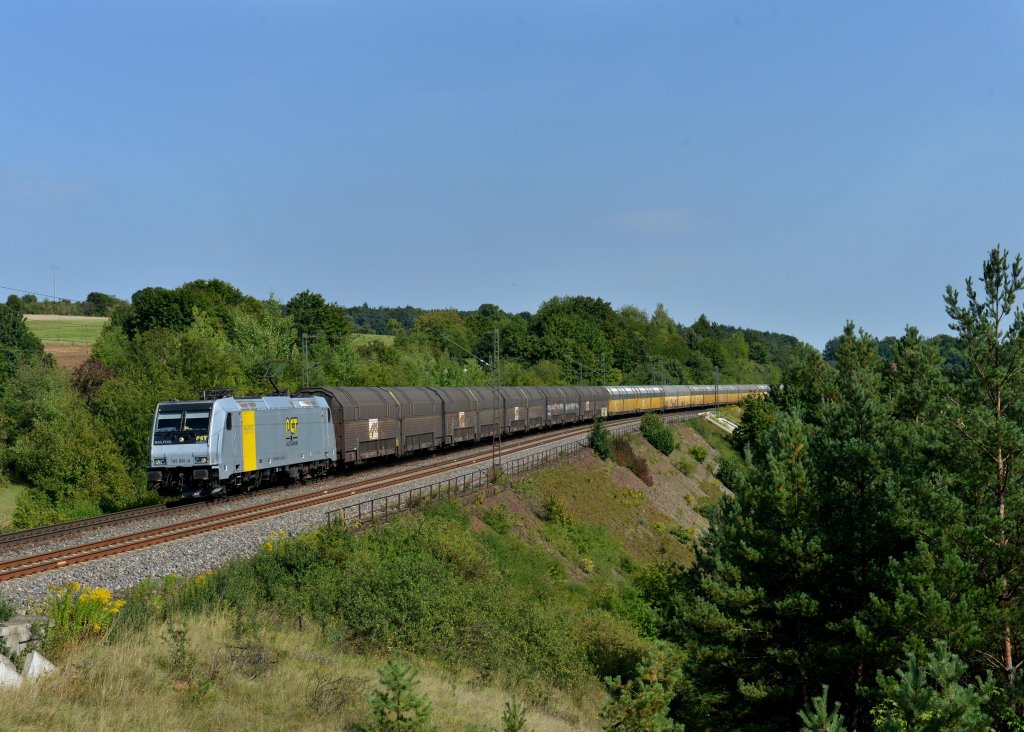 185 681 mit einem PCT-Altmann von Regensburg nach Bremerhafen am 23.08.2012 unterwegs bei Laaber.