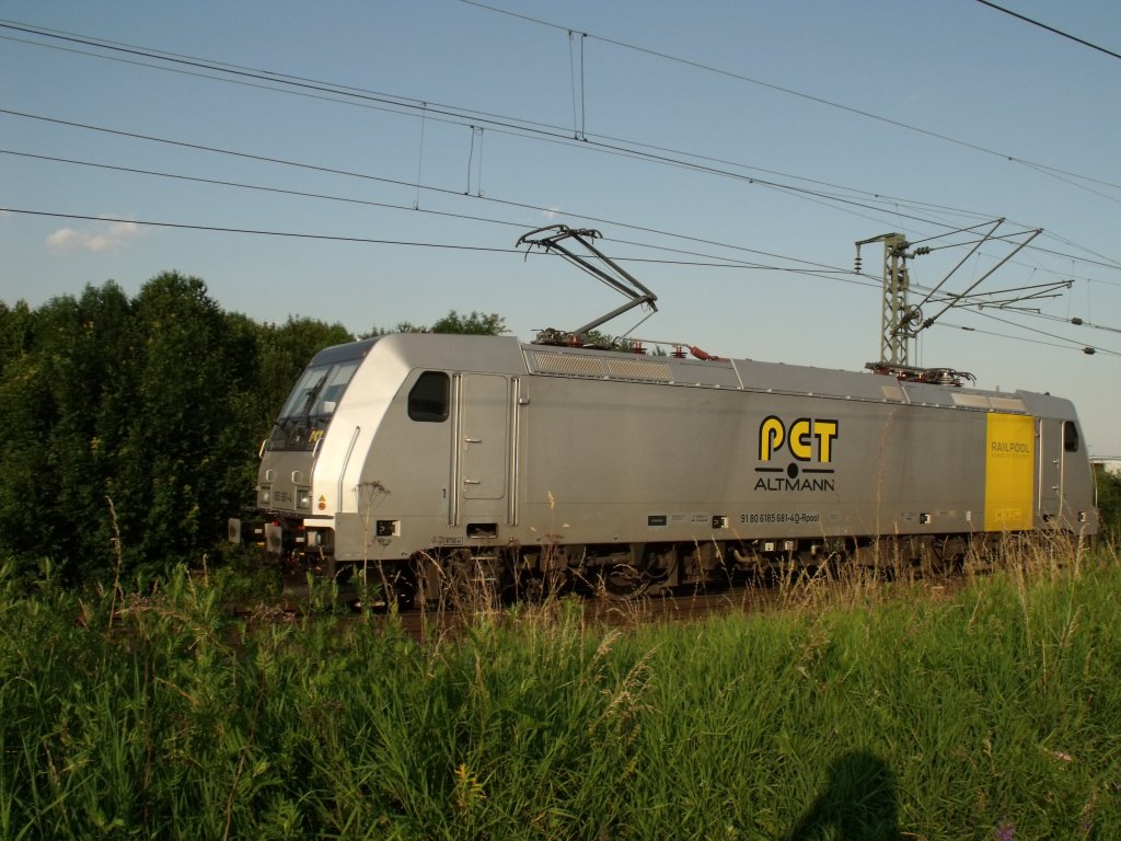 185 681 wenige Minuten spter auch von Railpool aber mit PCT Altmann aufschrift an uns vorbei ( 28.06.2010, Obertraubling)